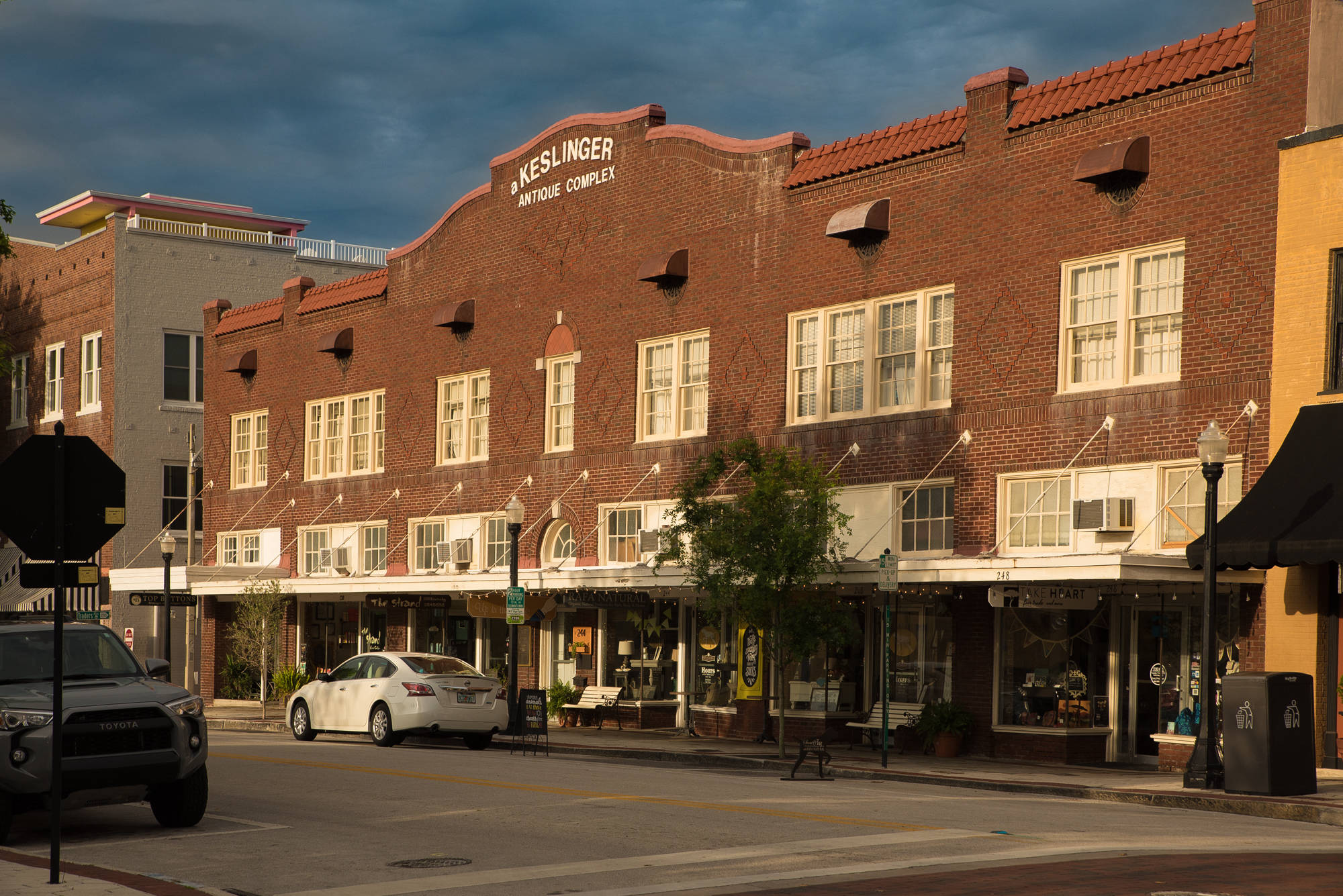 The Keslinger Antiques Complex on N. Kentucky Avenue has housed a number of businesses over the years before becoming part of the Lakeland Antiques District. It was built in 1925 and renovated in 1987.
