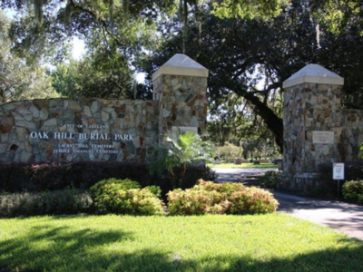 Entry gate of Oak Hill Burial Park; link to Google map to Oak Hill Burial Park